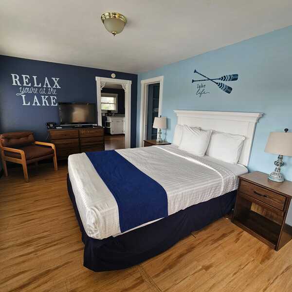 Cottage 121 - 1 Queen and 2 Double Beds / Pet Friendly Photo 2