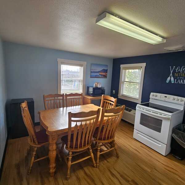 Cottage 121 - 1 Queen and 2 Double Beds / Pet Friendly Photo 5