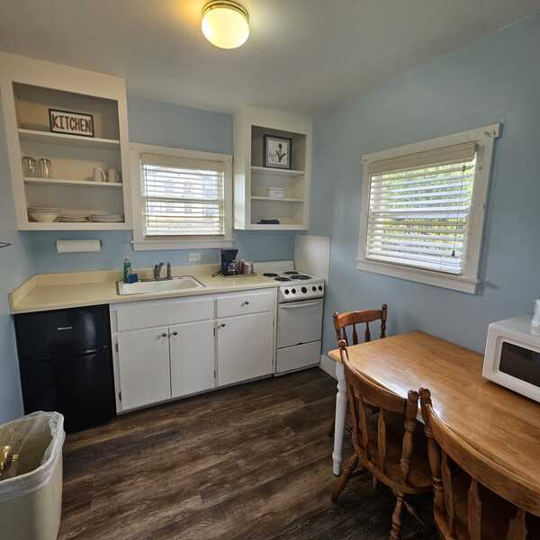 Cottage 120 - 2 Double Beds / Kitchen / Pet Friendly Photo 3