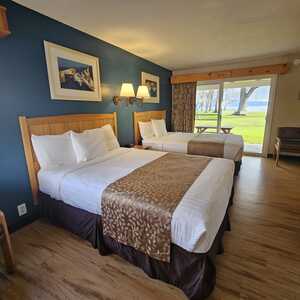 Lake View - 2 Queen Beds Photo 1