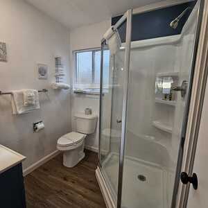 Pool View - 2 Queen Beds / Kitchenette Photo 4