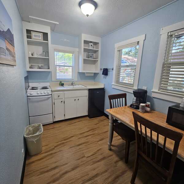 Cottage 124 - 2 Doubles Beds / Kitchen / Pet Friendly Photo 3