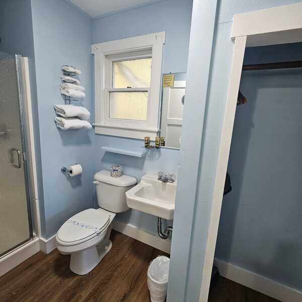 Cottage 124 - 2 Doubles Beds / Kitchen / Pet Friendly Photo 5