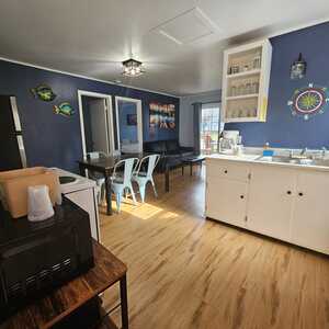 Cottage 122 - 2 Queen and 2 Double Beds Photo 5