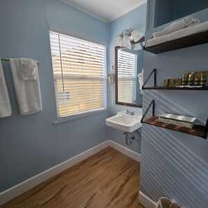 Cottage 122 - 2 Queen and 2 Double Beds Photo 7