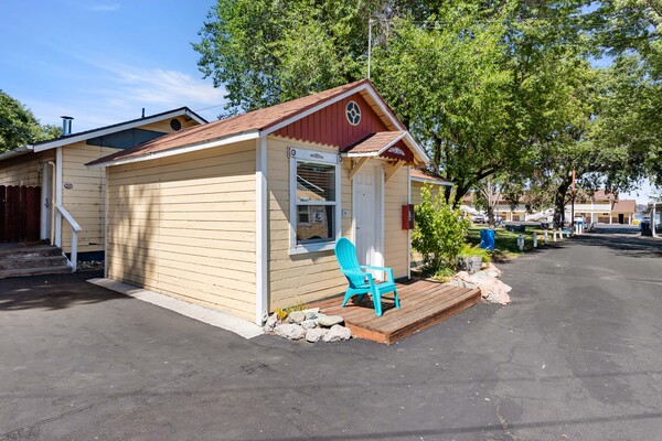 Cottage 123 - 2 Double Beds/ Kitchen / Pet Friendly Photo 1